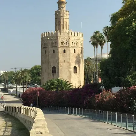 Betis A La Orilla Del Guadalquivir & Vistas A La Giralda * Sevilla